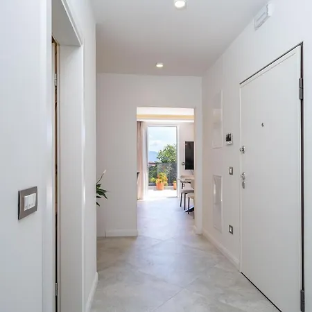 Luxumbra With Terrace And Free Parking Apartmán *