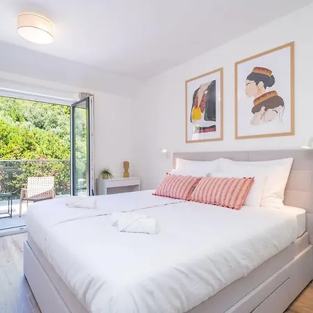 Luxumbra With Terrace And Free Parking Apartmán *