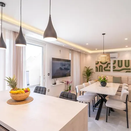 Lejlighed Luxumbra With Terrace And Free Parking