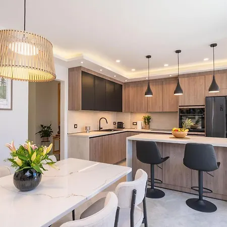 Luxumbra With Terrace And Free Parking アパート ドゥブロブニク