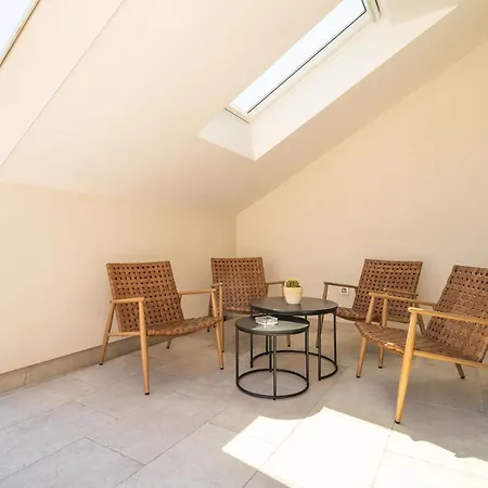Luxumbra With Terrace And Free Parking Lejlighed