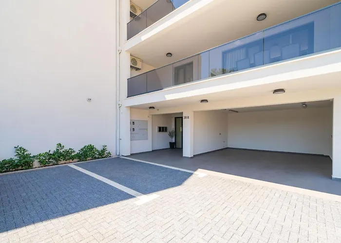 Luxumbra With Terrace And Free Parking