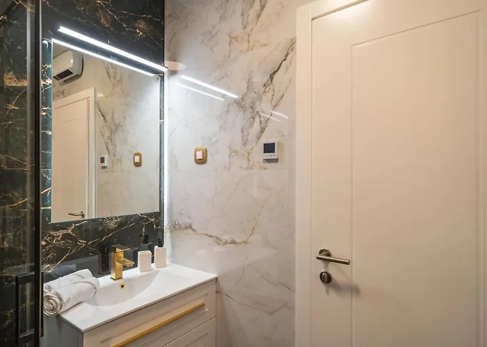 Luxumbra With Terrace And Free Parking