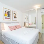 Apartment Luxumbra With Terrace And Free Parking