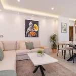Luxumbra With Terrace And Free Parking Apartment